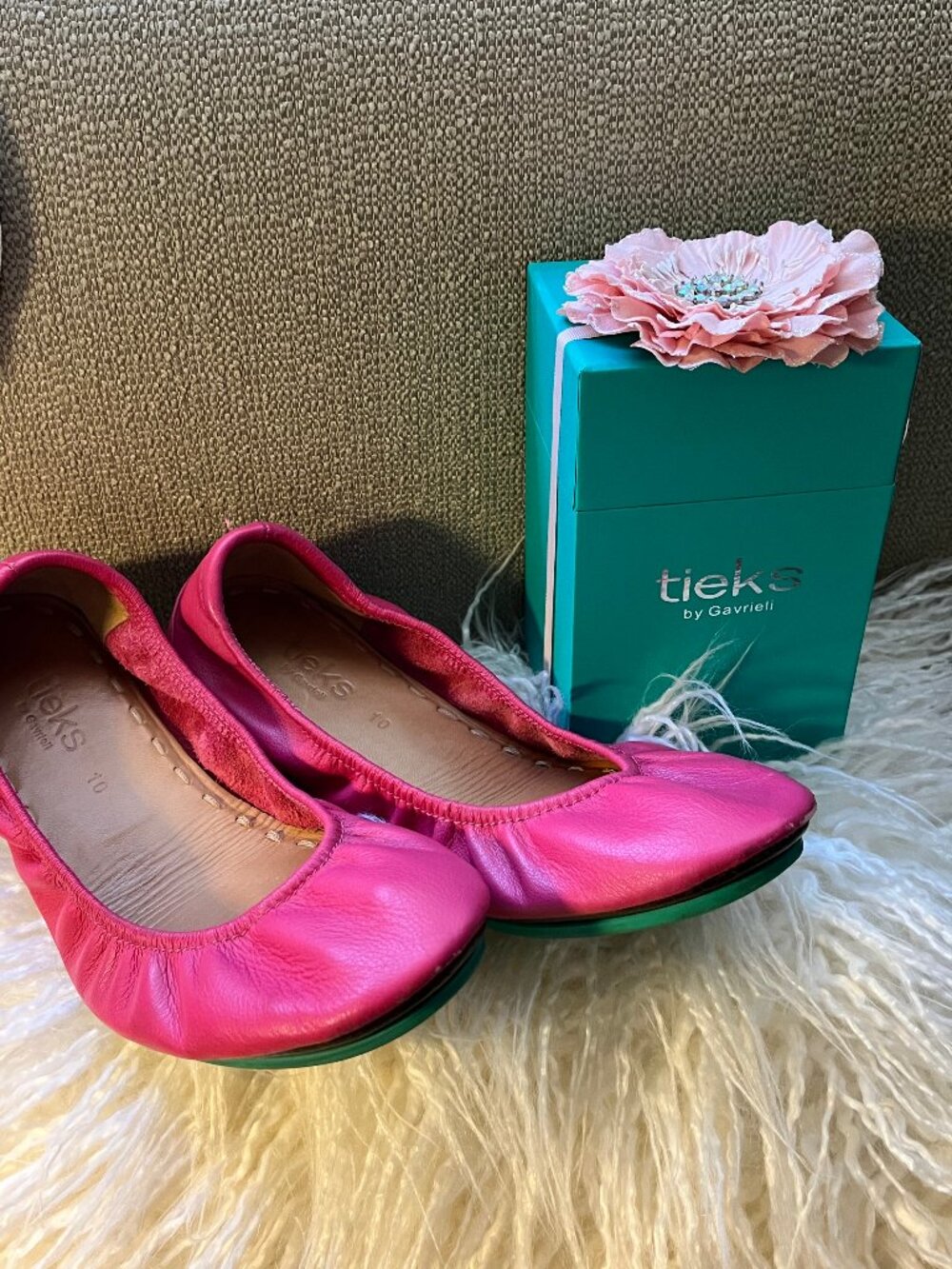 Tieks by Gavrieli Fuchsia Leather Ballet Flats Size 10 with Box + Flower